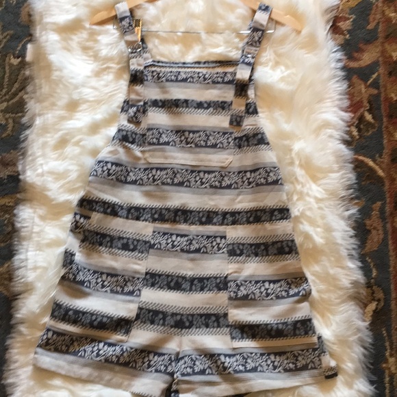 💕 Host Pic 💕 Leslie’s Comfy Overall Shorts - Picture 3 of 7